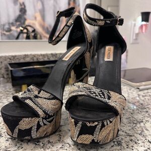 Steve Madden Black and Gold Patterned Platform Heels
